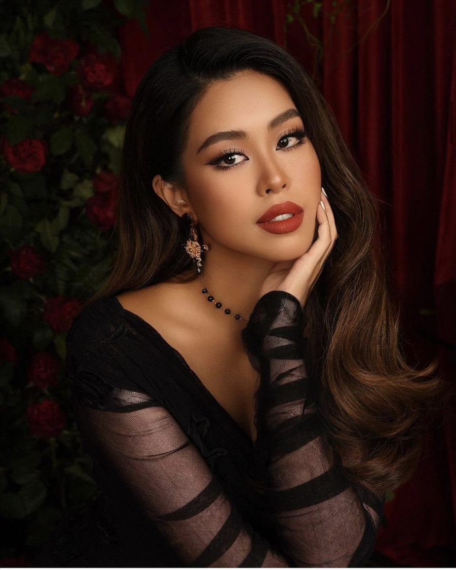 Người đẹp thời gian qua chăm tập thể dục để giữ gìn sắc vóc thời dịch. Ảnh: NSCC.