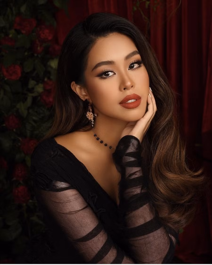 Người đẹp thời gian qua chăm tập thể dục để giữ gìn sắc vóc thời dịch. Ảnh: NSCC.