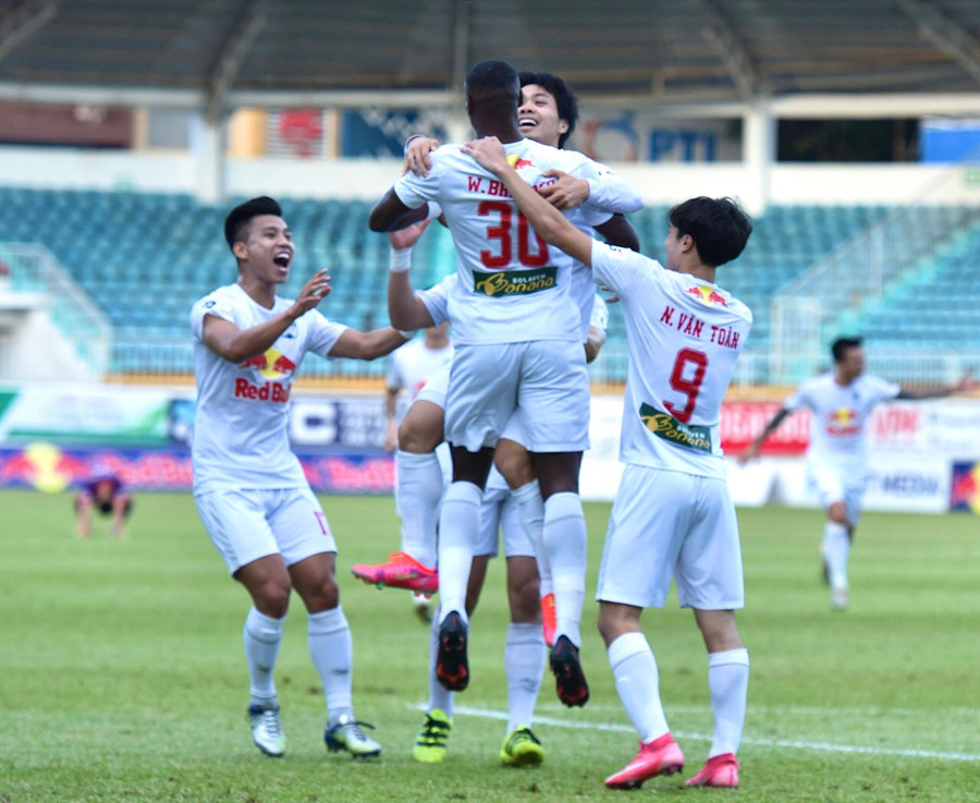 HAGL đã liên tiếp vươn lên dẫn trước. Ảnh: Văn Ngọc