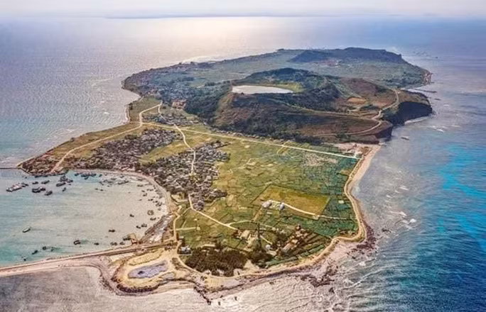 Toàn cảnh đảo Lý Sơn. Ảnh internet