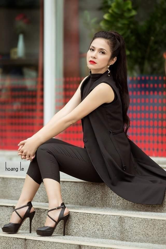 Trong thời gian qua, vì dịch COVID-19, Việt Trinh chọn cách sống tích cực, dành nhiều thời gian cho con trai và hạn chế ra ngoài khi không cần thiết.