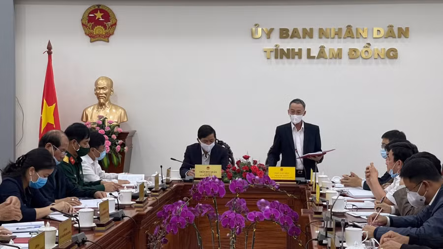 Tỉnh Lâm Đồng họp khẩn chiều 8.5 đề ra các biện pháp phòng dịch Covid-19 sau khi phát hiện BN 3141 đến Đà Lạt du lịch. ẢNH: LÂM VIÊN