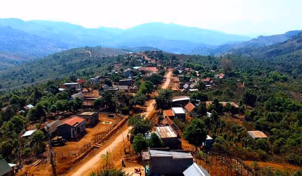 Làng Pờ Yầu hôm nay. Ảnh: Phạm Ngọc