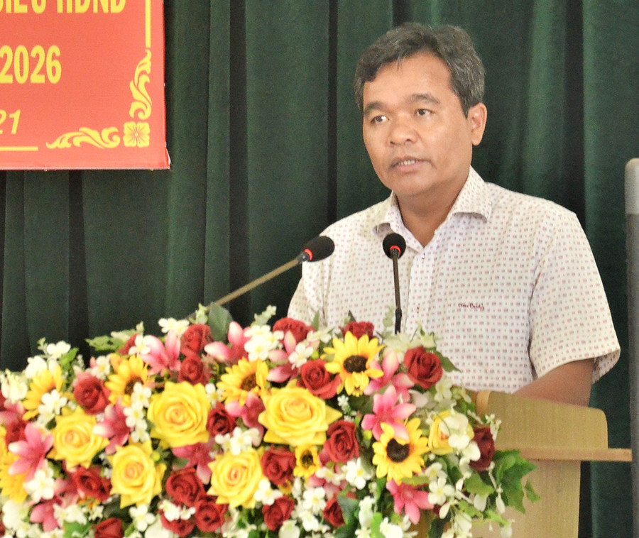 Ông Hồ Văn Niên-Ủy viên Ban Chấp hành Trung ương Đảng, Bí thư Tỉnh ủy, Trưởng đoàn đại biểu Quốc hội tỉnh trình bày chương trình hành động của mình trước cử tri TP. Pleiku. Ảnh: Phương Linh Ông Hồ Văn Niên-Ủy viên Ban Chấp hành Trung ương Đảng, Bí thư Tỉnh ủy, Trưởng đoàn Đại biểu Quốc hội tỉnh ứng cử đại biểu HĐND tỉnh. Ảnh: Phương Linh