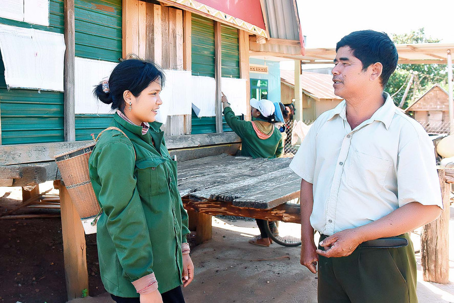 Ông Guim-Trưởng Ban công tác Mặt trận làng Kôp Mol (thị trấn Kon Dong, huyện Mang Yang) cho biết: “Ngày 23-5 tôi huy động bà con làng xóm đi bầu cử. Huy động bà con dân làng không vắng mặt một hộ nào, gia đình nào”.