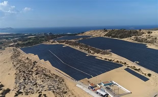  Nhà máy điện năng lượng mặt trời tại khu kinh tế Nhơn Hội (Bình Định). (Ảnh: Nguyên Linh/TTXVN)