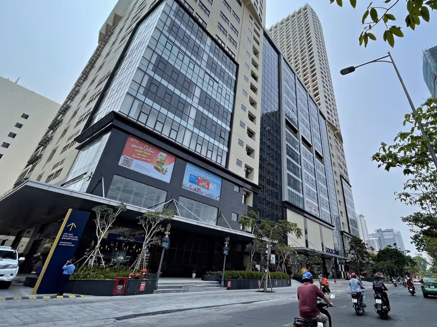 Trường chính trị tỉnh Khánh Hòa bị trung tâm thương mại, căn hộ cao cấp "lấy mất chỗ" - Ảnh: Phan Lê Trường chính trị tỉnh Khánh Hòa bị trung tâm thương mại, căn hộ cao cấp