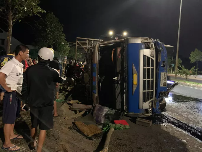 Chiếc xe tải mang BKS Lào