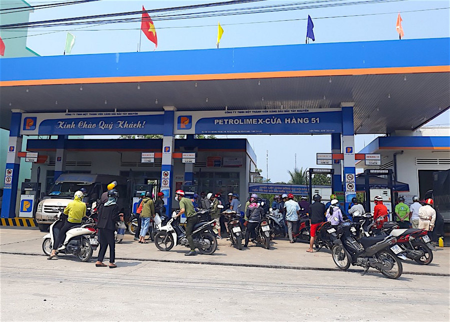Các đơn vị kinh doanh xăng dầu phải có kế hoạch kinh doanh phù hợp trong từng thời điểm để đảm bảo phục vụ tốt nhất nhu cầu của nhân dân trên địa bàn tỉnh. Ảnh: Mộc Trà