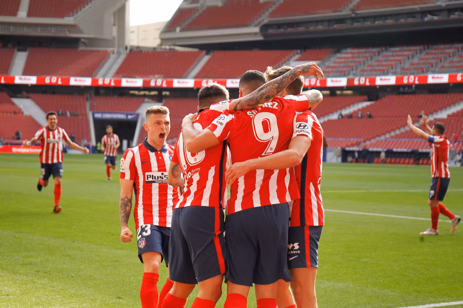 Atletico Madrid xứng đáng đăng quang ngôi vô địch La Liga, truất phế sự thống trị của Real Madrid và Barcelona. Ảnh: AFP