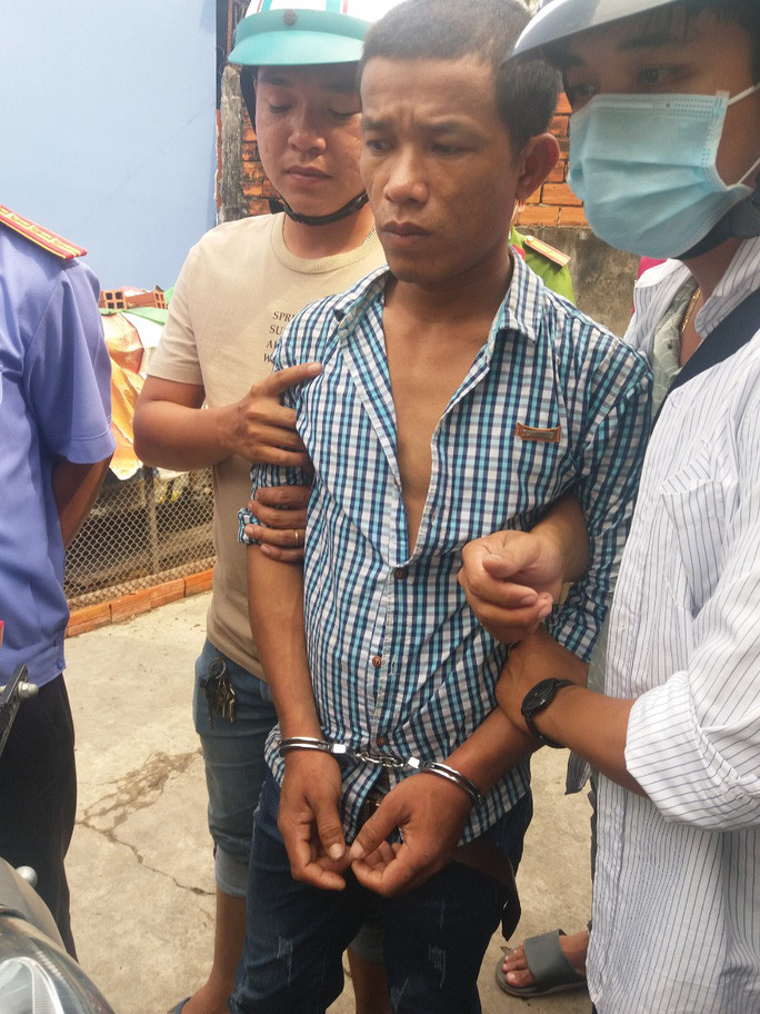 Đối tượng Sơn Thanh Tuấn lúc bị bắt. Ảnh: Công an Trà Vinh Đối tượng Sơn Thanh Tuấn lúc bị bắt. Ảnh: Công an Trà Vinh