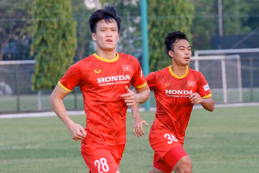 Hoàng Đức (28) đã trở lại tập luyện cùng các đồng đội. Ảnh: VFF