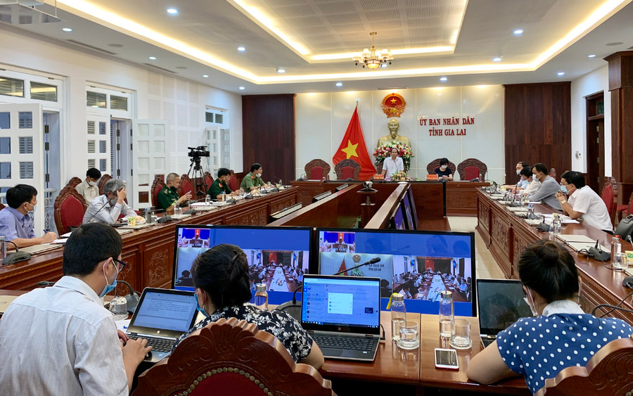 Ban Chỉ đạo phòng-chống dịch Covid-19 tỉnh Gia Lai triển khai cuộc họp khẩn chiều 28-5 sau khi ghi nhận ca mắc Covid-19. Ảnh: Như Nguyện