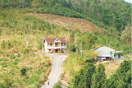 Xua luồng gió độc Hà mòn ở Hà Đông ảnh 2  Trung tâm xã Hà Đông. Ảnh: Thanh Phong