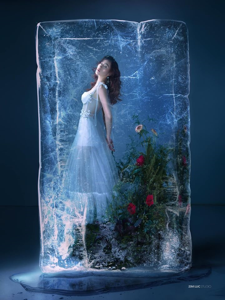 Chia sẻ về vai diễn, cô cho biết bản thân dành nhiều tâm huyết với bộ phim này, đặc biệt nữ diễn viên đã cắt phăng mái tóc dài để hợp vai hơn.