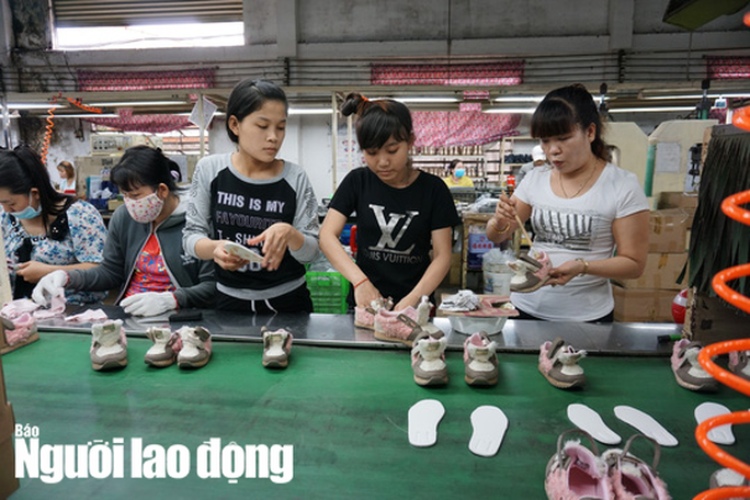  Trường hợp NLĐ không thể nhận lương trực tiếp thì người sử dụng lao động có thể trả lương cho người được người lao động ủy quyền hợp pháp