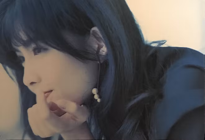 Trong loạt ảnh, cô để lại ấn tượng mạnh với nét đẹp thanh tú, và làn da trắng mịn màng. Đặc biệt, khí chất “thần tiên” của nữ diễn viên khiến cư dân mạng mê đắm/ ẢNH: FB NV