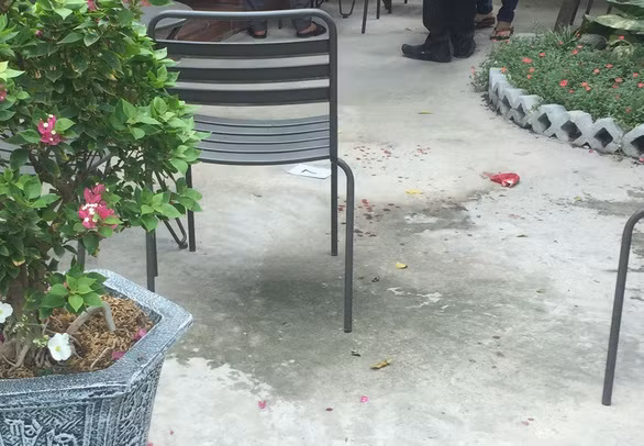  Các vết máu tại hiện trường - Ảnh: B.S.