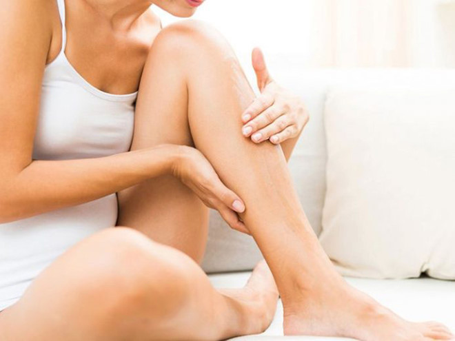 Xuất huyết bất thường, dịch tiết âm đạo bất thường, đau khi quan hệ tình dục, đau vùng xương chậu, đau lưng... là những dấu hiệu có thể của ung thư cổ tử cung/ Ảnh minh họa: Shutterstock