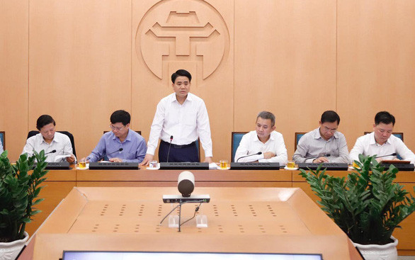 Chủ tịch thành phố Hà Nội Nguyễn Đức Chung cho biết trường hợp bệnh nhân thứ 45 dương tính lần 1, dù chưa công bố nhưng phải rà soát ngay để thực hiện các biện pháp cách ly-Ảnh: XUÂN LONG Chủ tịch thành phố Hà Nội Nguyễn Đức Chung cho biết trường hợp bệnh nhân thứ 45 dương tính lần 1, dù chưa công bố nhưng phải rà soát ngay để thực hiện các biện pháp cách ly-Ảnh: XUÂN LONG