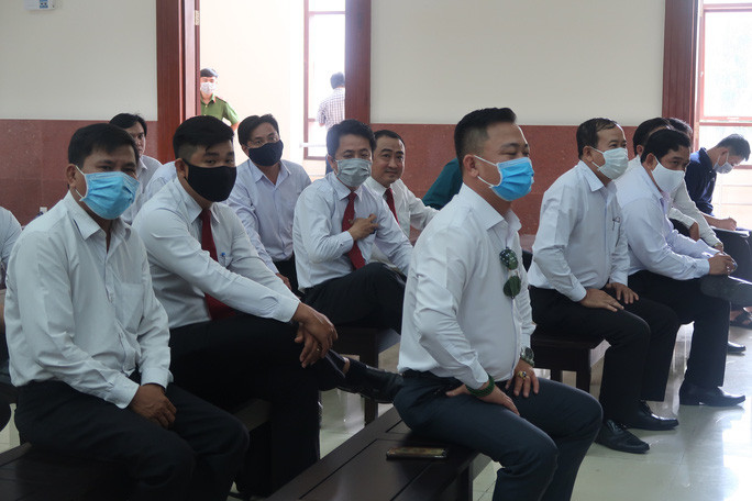 Đông đảo tài xế VinaSun đến dự tòa Đông đảo tài xế VinaSun đến dự tòa