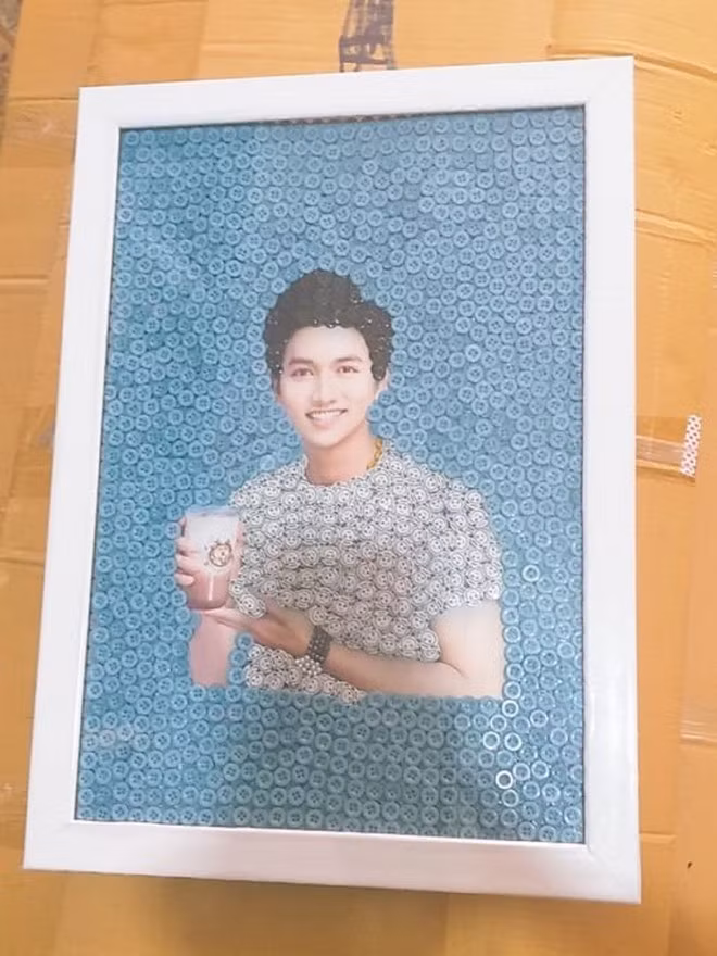 Mỗi bức tranh là một sự kỳ công và tỉ mỉ/ HOA NỮ