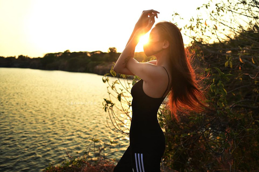 Theo siêu mẫu chia sẻ, bộ ảnh được thực hiện trong vỏn vẹn 30 phút dưới nắng chiều tà. 