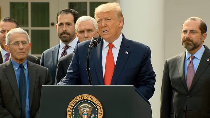  Ông Trump phát biểu buổi họp báo về tình hình Covid-19 ngày 13-3. Ảnh: CNN