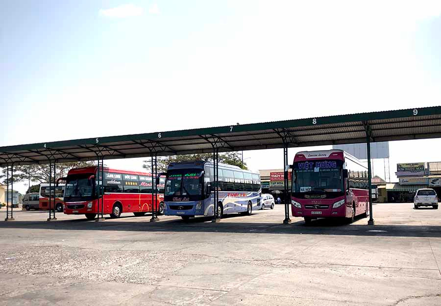 Các chuyến xe khách vẫn hoạt động bình thương, chỉ tạm dừng khai thác một số chuyến do không đảm bảo lượng khách duy trì. Ảnh: Lê Hòa