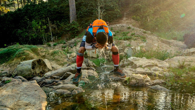 Khoảnh khắc hạnh phúc của một người mê chạy. Ảnh Lê Văn Dương Khoảnh khắc hạnh phúc của một người mê chạy. Ảnh Lê Văn Dương