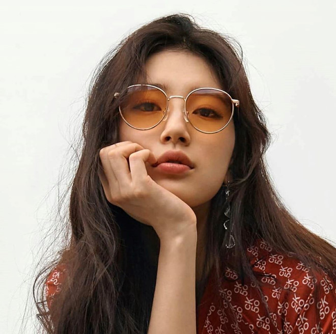 Bên cạnh đó, cộng đồng mạng tán thưởng thần thái cuốn hút và phong cách sành điệu của mỹ nhân 9X/ ẢNH: INSTAGRAM NV