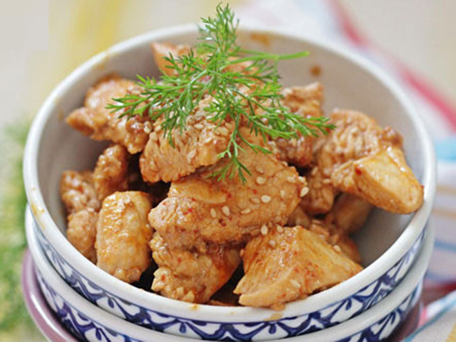 Nếu bạn tập gym hoặc cần tăng cơ bắp thì ăn ức gà giúp duy trì và tăng khối lượng cơ bắp/ Ảnh minh họa: Nga Nguyễn