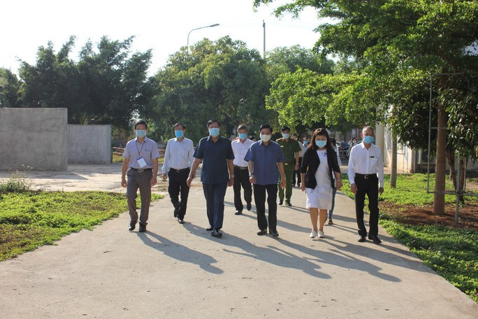 Đoàn công tác Bộ Y tế và lãnh đạo tỉnh Đắk Lắk tới thăm khu cách ly tập trung Đoàn công tác Bộ Y tế và lãnh đạo tỉnh Đắk Lắk tới thăm khu cách ly tập trung