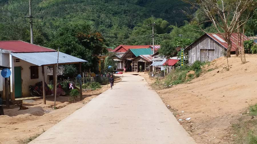 Hệ thống giao thông đến các làng trên địa bàn xã Hà Đông được bê tông hóa, đảm bảo giao thông thông suốt. Ảnh: Ngọc Sang