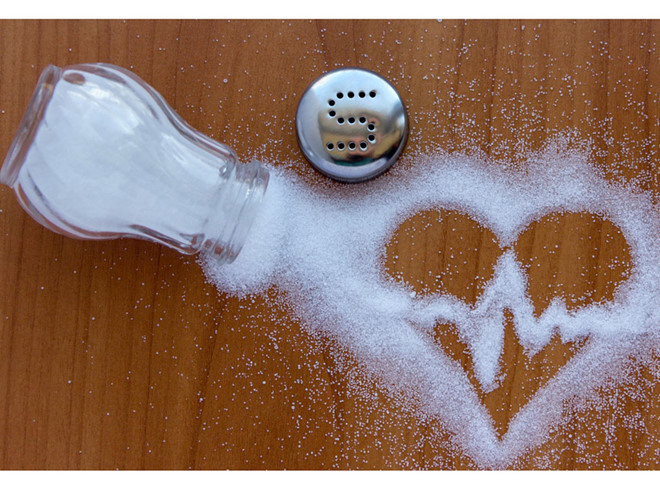 Lượng muối cao, góp phần gây ra huyết áp cao, có thể là một trong những nguyên nhân hàng đầu gây ra cơn đau tim/ Ảnh minh họa: Shutterstock