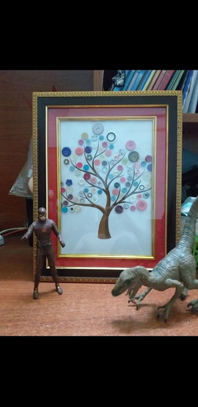 Nhiều bạn trẻ muốn sự độc đáo nên nhờ Thành làm hình chân dung của mình bằng nút áo