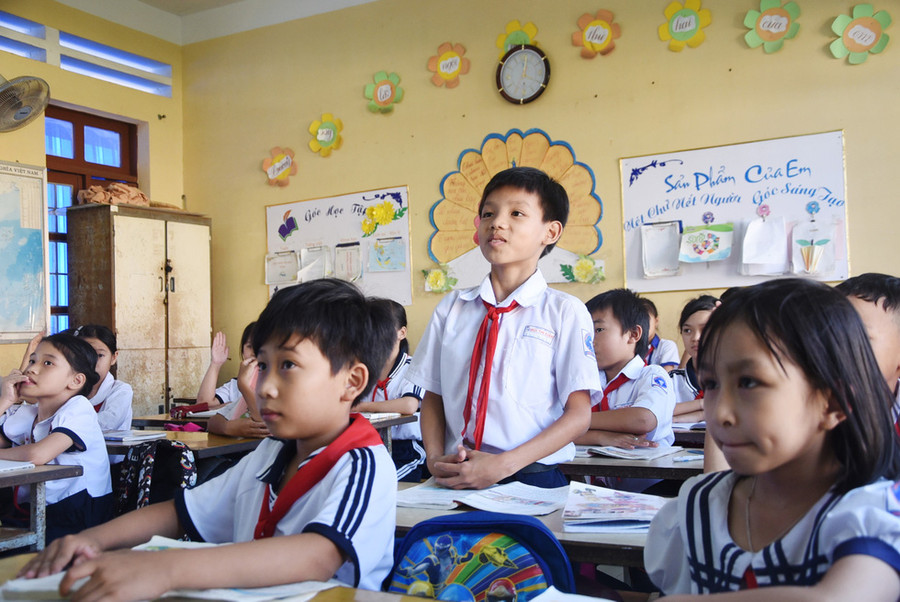 Sau 4 tháng chuyển trường và sống cùng các chiến sĩ đồn biên phòng, Lê Ngọc Thanh được thầy cô đánh giá là một học sinh năng động, kỷ cương và rất nề nếp trong học tập - Ảnh: LÂM THIÊN