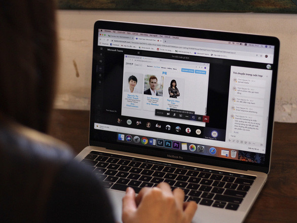 Được dạy online cho sinh viên, học sinh là mong muốn của nhiều giáo viên lúc này, nhưng nhiều nơi đang gặp khó - Ảnh: DIỆU QUÍ