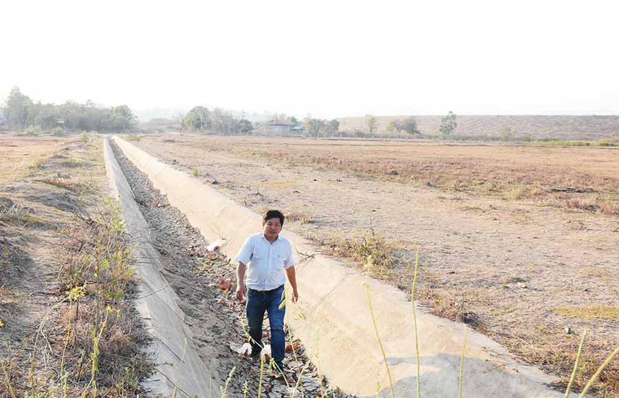  Kênh dẫn nước khô cạn vì công trình hồ chứa thủy lợi Ia Mơr chưa phát huy hiệu quả. Ảnh: M.N 