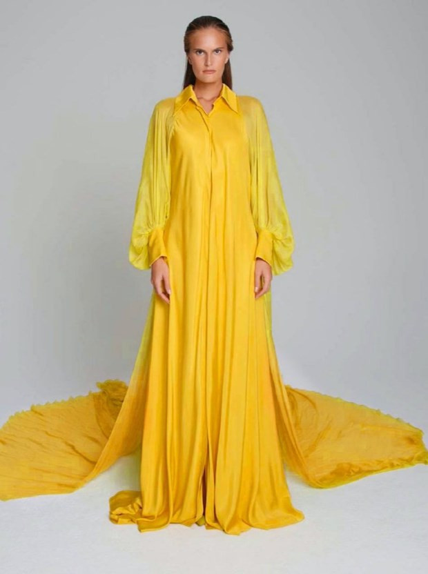 Đây là một thiết kế làm theo đơn đặt hàng, chưa từng xuất hiện trong bất cứ bộ sưu tập nào của nhà thiết kế Nguyễn Công Trí.