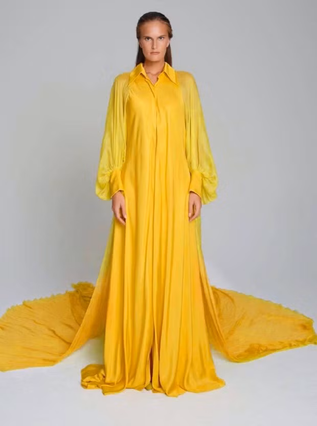 Đây là một thiết kế làm theo đơn đặt hàng, chưa từng xuất hiện trong bất cứ bộ sưu tập nào của nhà thiết kế Nguyễn Công Trí.