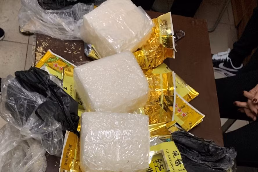 Số ma túy đá bị cảnh sát thu giữ. Ảnh: L.N.