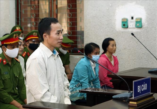 Bị cáo Sùng A Sính tại phiên tòa. Ảnh: Phan Tuấn Anh/TTXVN  Bị cáo Sùng A Sính tại phiên tòa. Ảnh: Phan Tuấn Anh/TTXVN