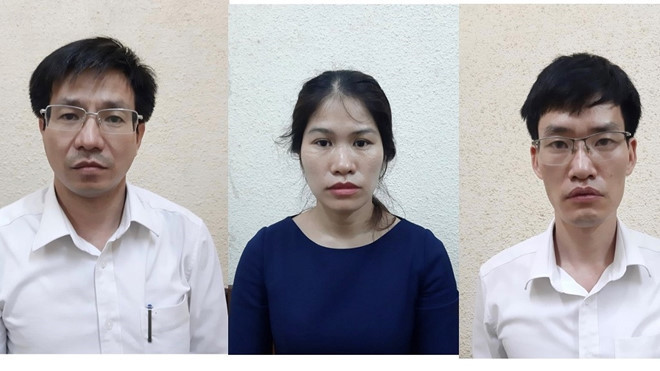  3 cán bộ hải quan bị bắt do liên quan vụ buôn lậu tinh quặng sắt - Ảnh Bộ Công an