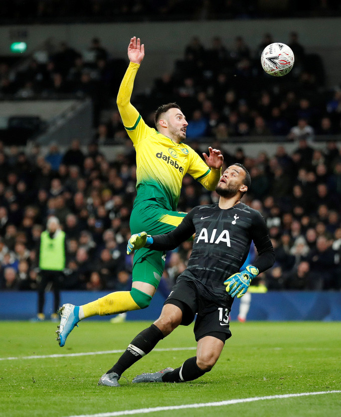 Thủ môn Michel Worm không được thi đấu phút nào từ đầu mùa