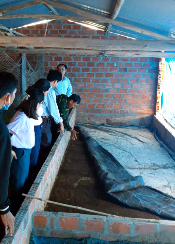 Chuồng trại...Kbang. Ảnh: H.C Chuồng trại...Kbang. Ảnh: H.C