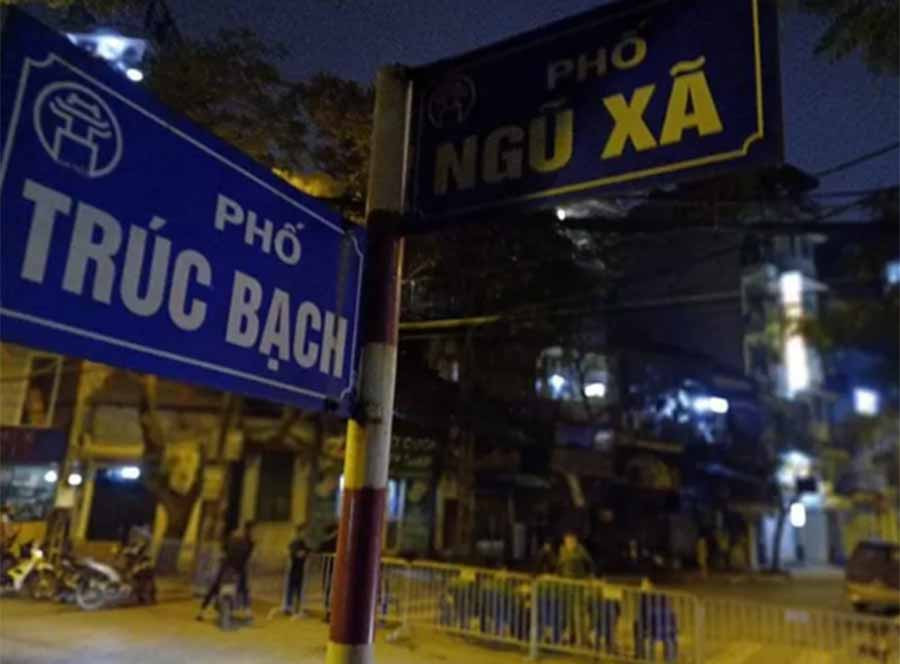 Đoạn phố Trúc Bạch (quận Ba Đình) bị phong tỏa trong đêm 6-3