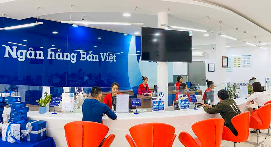  Thông qua ứng dụng Internet Banking hoặc Mobile Banking, khách hàng có thể gửi tiết kiệm online 24/7 tại bất kỳ ngân hàng nào. Ảnh: S.C