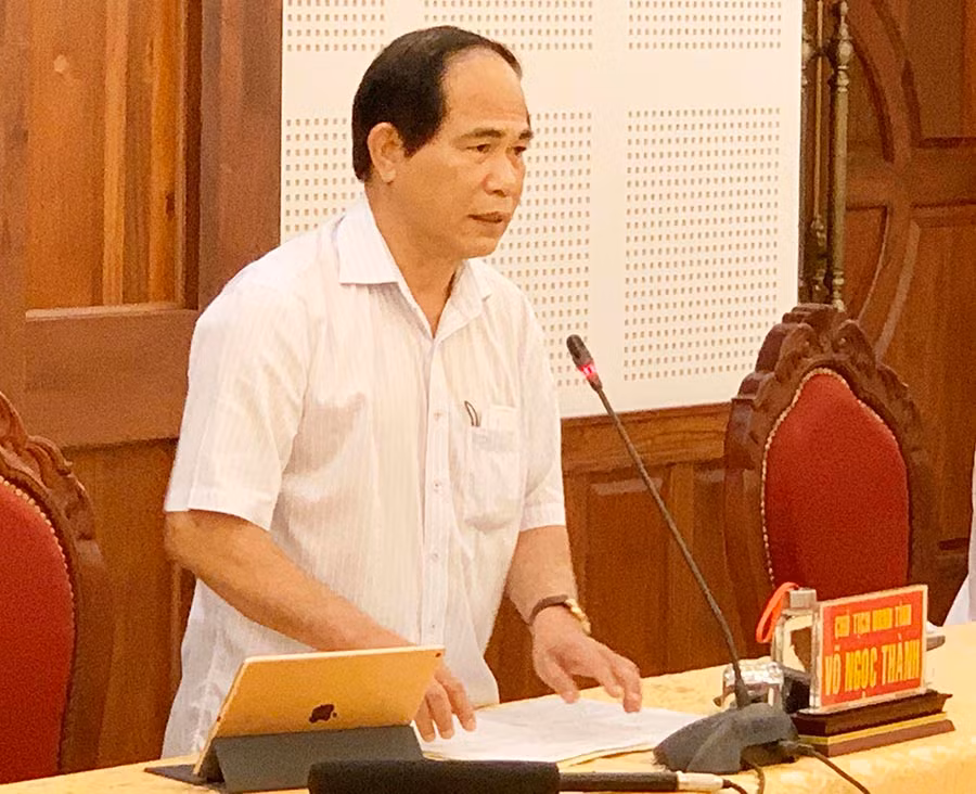 Chủ tịch UBND tỉnh Võ Ngọc Thành yêu cầu các chủ đầu tư nâng cao trách nhiệm để đẩy nhanh tiến độ giải ngân. Ảnh Hà Duy