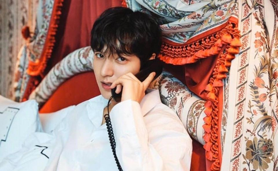 Trong đợt dịch COVID-19 bùng phát tại Hàn Quốc, nam diễn viên cùng công ty quản lý đã quyên góp gần 6 tỉ đồng để hỗ trợ chính phủ chống dịch. Lee Min Ho cũng là nghệ sĩ quyên góp nhiều nhất tới thời điểm hiện tại. Ảnh: MYM. Trong đợt dịch COVID-19 bùng phát tại Hàn Quốc, nam diễn viên cùng công ty quản lý đã quyên góp gần 6 tỉ đồng để hỗ trợ chính phủ chống dịch. Lee Min Ho cũng là nghệ sĩ quyên góp nhiều nhất tới thời điểm hiện tại. Ảnh: MYM.